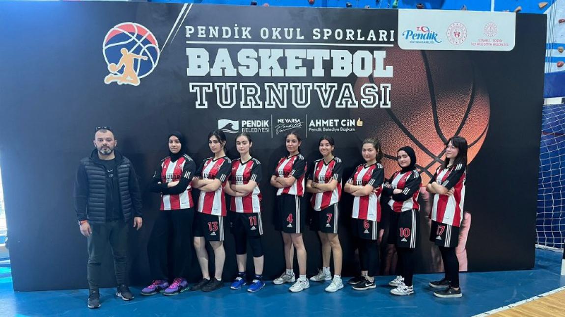 Pendik Liseler Arası Kızlar Basketbol Turnuvasında 4. olduk